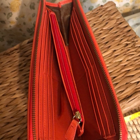 Ivanka Trump Large Zip Wallet - Picture 2 of 9